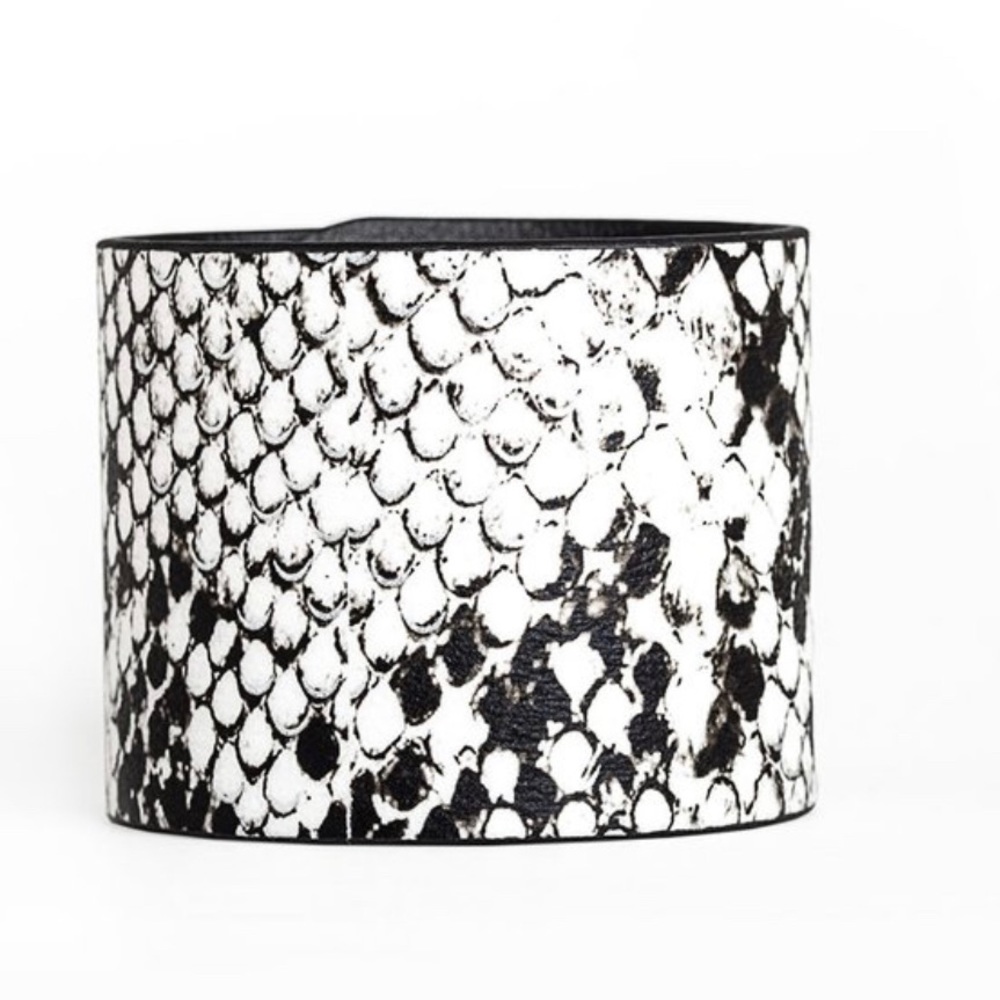 Paparazzi adjustable wrap bracelet
